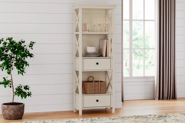 Bolanburg Display Cabinet - Image 3