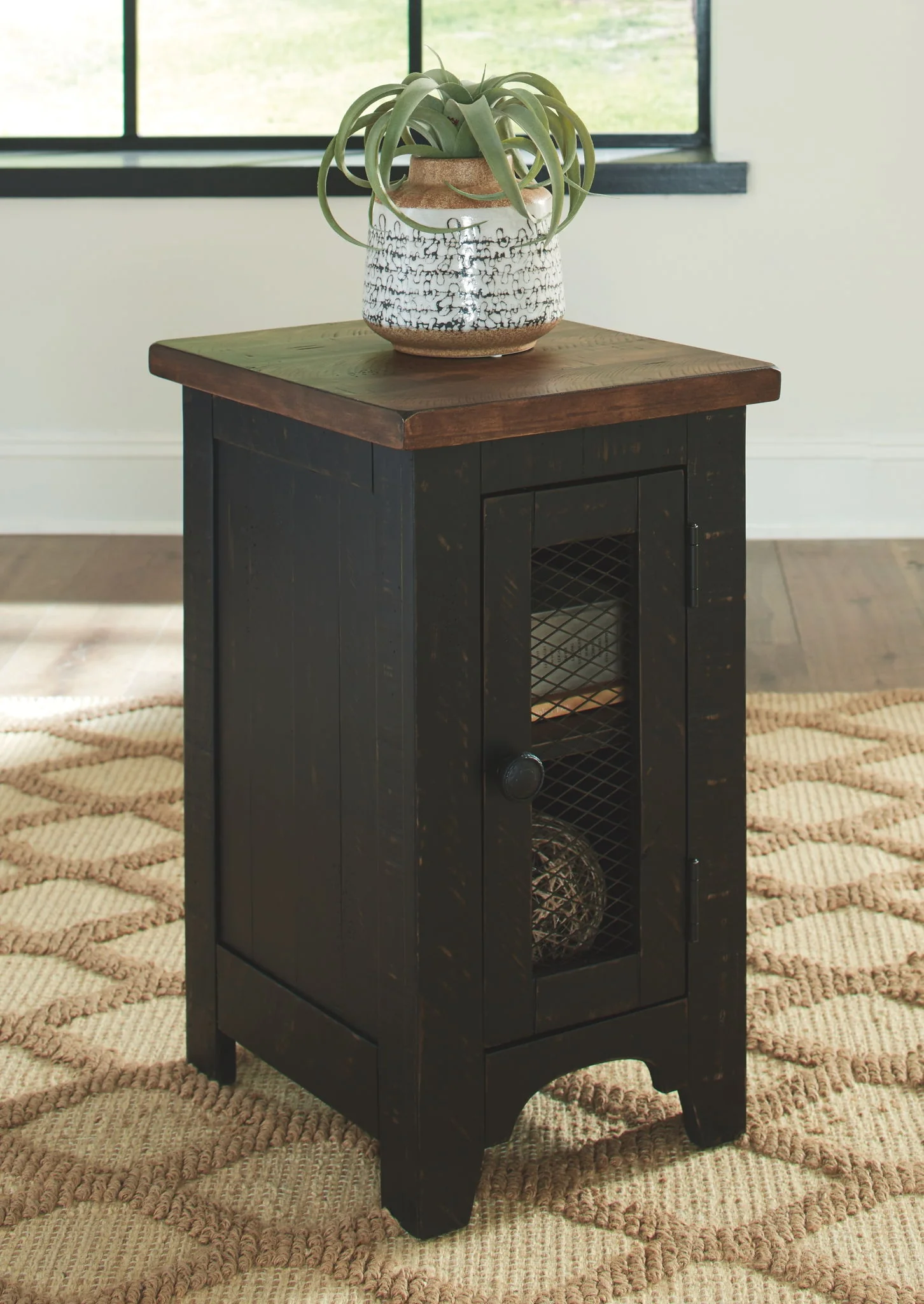 Valebeck End Table