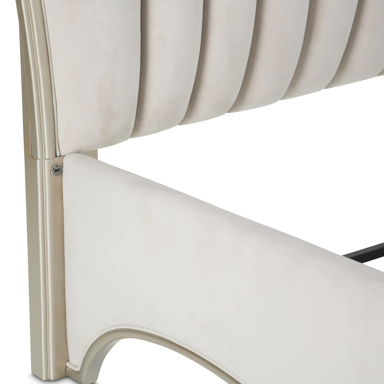 London Place Creamy Pearl King Upholstered Bed - Image 9