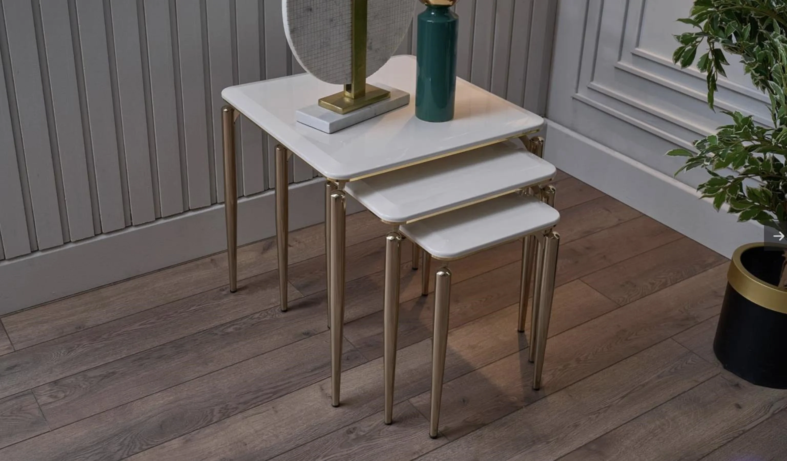 Plaza Nesting Table