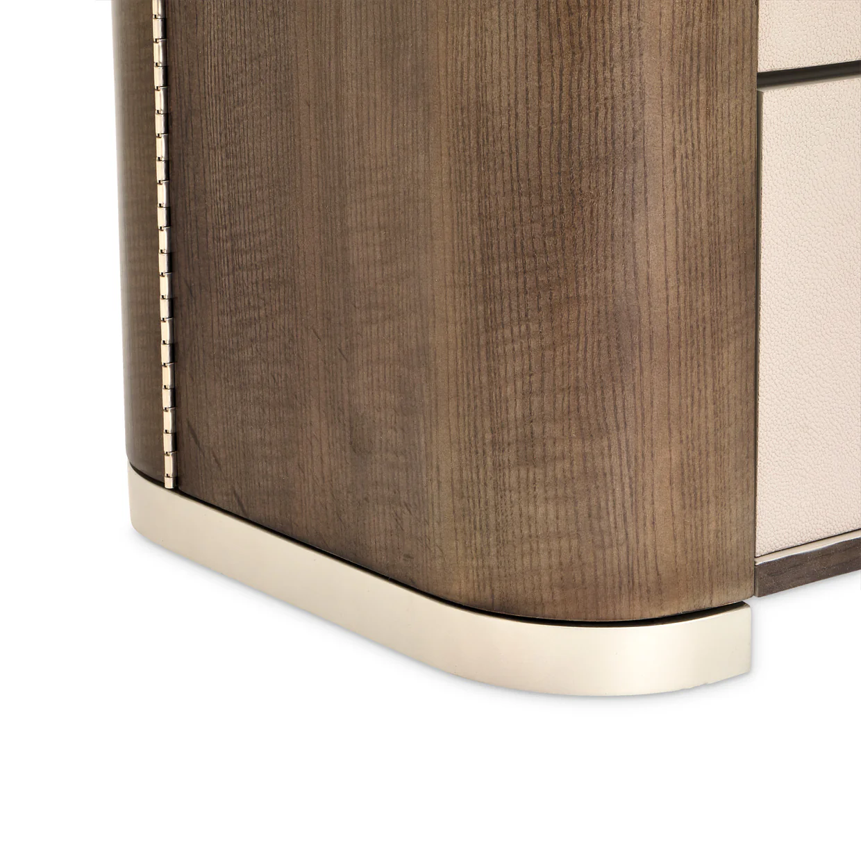 Roxbury Park 6 Drawer Chest - Image 5